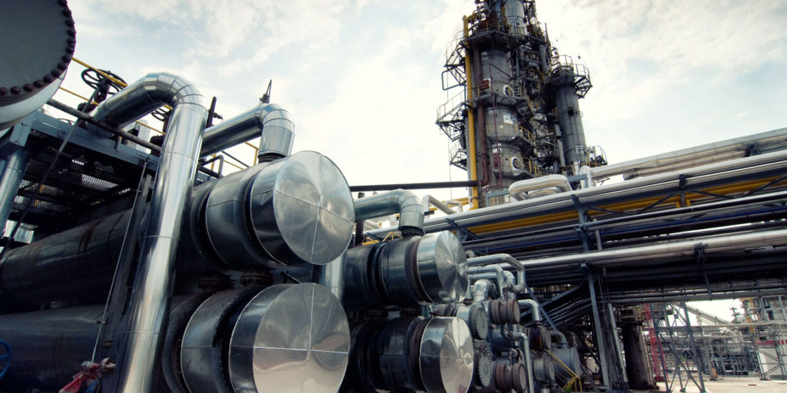 Oil prices fall again on recession fears