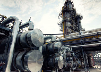 Oil prices fall again on recession fears