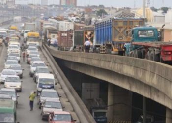 Lagos closes Marine Beach Bridge for repairs