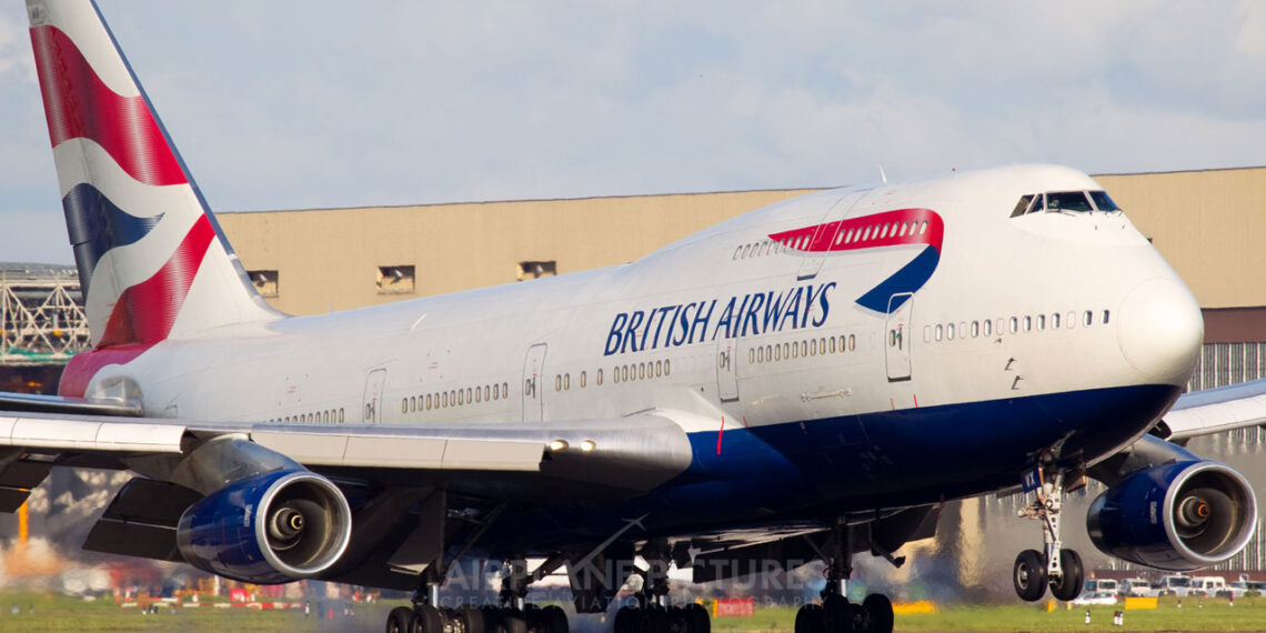 Airlines bid farewell as jumbo 747 begins final approach