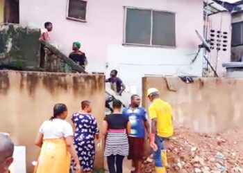 Lagos marks 500 distressed buildings for demolition