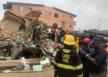 JUST IN: Six rescued, others feared trapped in Lagos building collapse