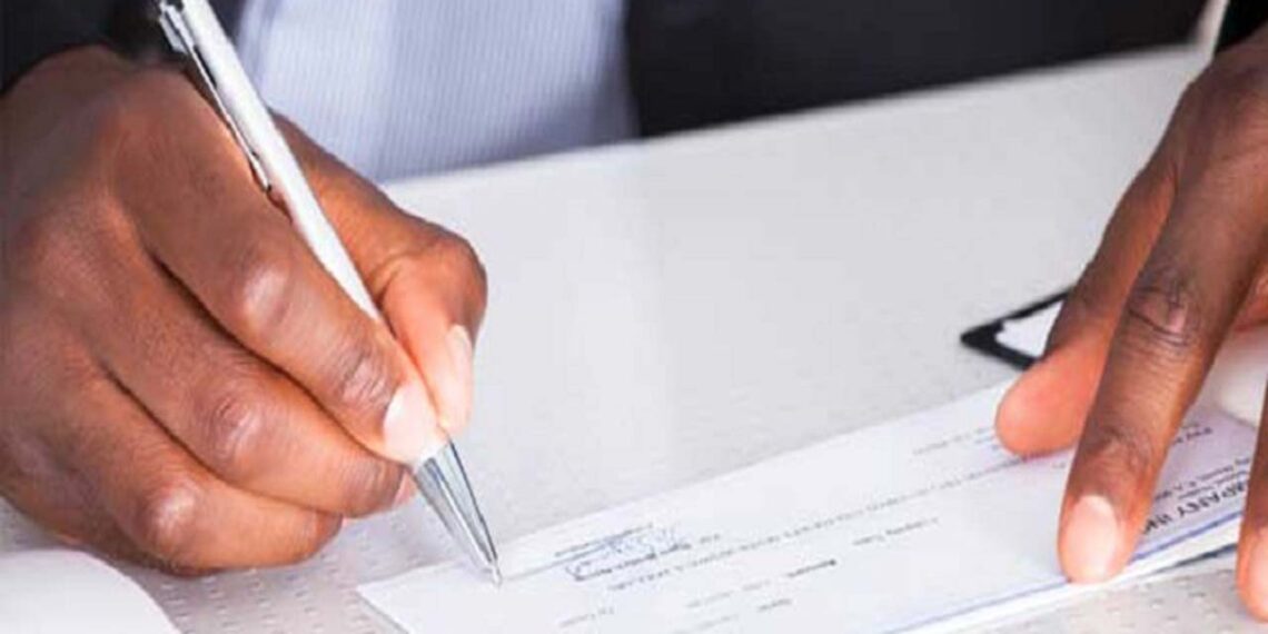 Banks to phase out old cheque books December 31
