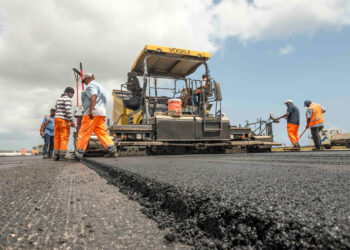 Individuals can build, maintain highways, says FG