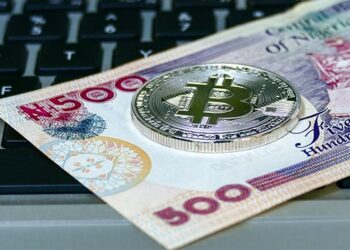 Naira slips to 490/$ at parallel market, CBN plans digital currency