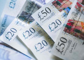 Nigerian banks to stop accepting old £20, £50 notes Dec 31