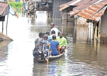 Inflation peaks mildly as flood sounds food crisis alarm bell