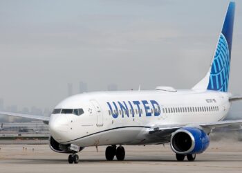United Airlines Allegedly De-boards Nigerian Passenger over Complaint of Poor Aircraft Facility