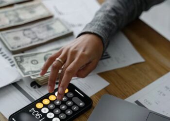 Dollar demand surge on new naira hits small businesses